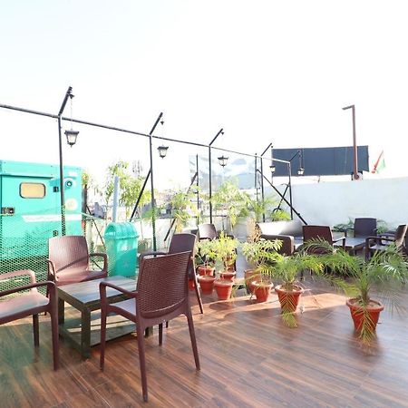 Oyo 14832 Hotel Rooftop Panchkula Exteriör bild